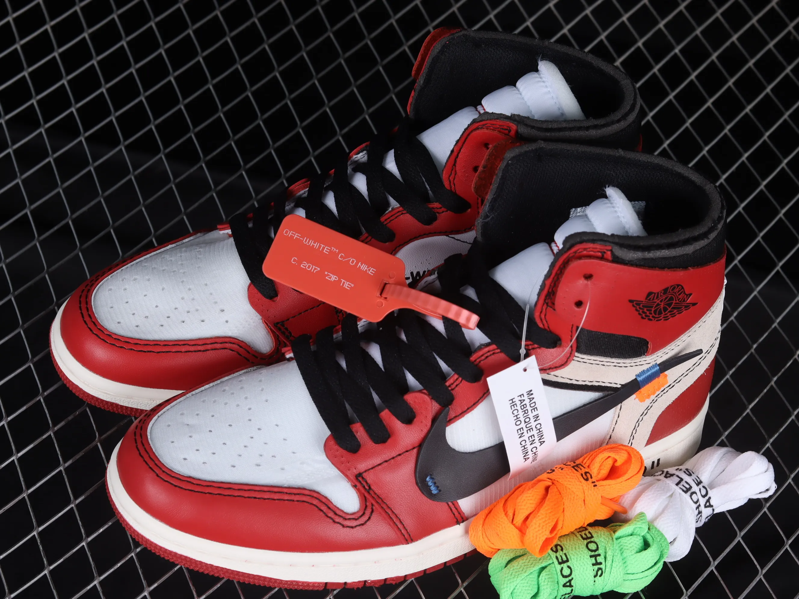All categories Air Jordan Jordan series basketball shoes Air Jordan 1 High L version Off White x Air Jordan OW AJ1 Joe 1 joint white and red high-top basketball shoes AA3834-101
